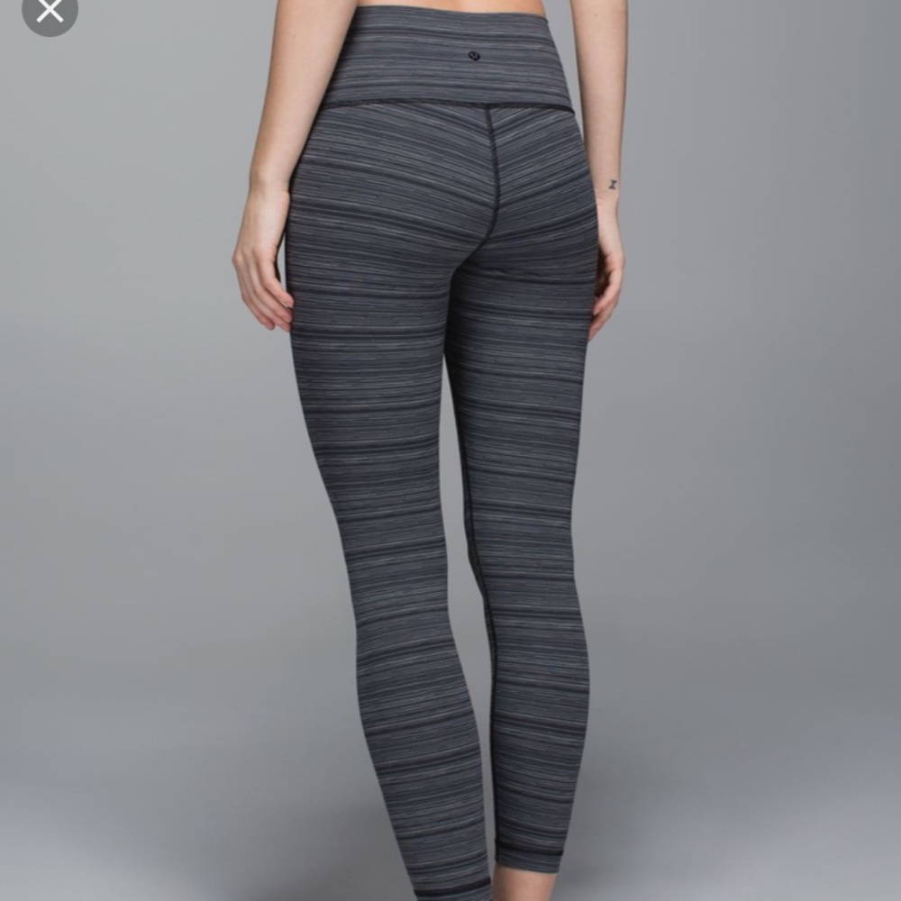 Lululemon high times cyber stripe deep coal black